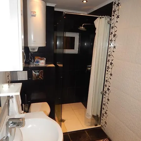 Ivet Guest 바르나